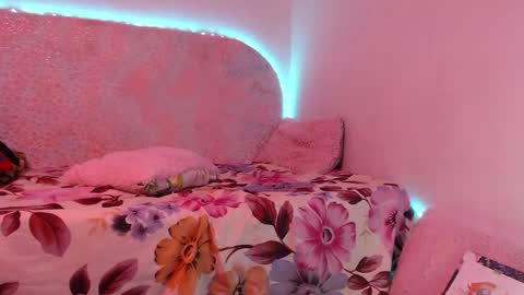 Snapshot of mary_creaamy chatting on February 7, 2025, 8:22 am mary_creaamy online show from February 7, 2025, 8:22 am