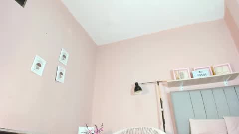 mary_cute9 online show from September 25, 2025, 1:26 pm