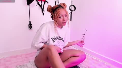 Mary Jane  online show from February 3, 2025, 5:56 pm