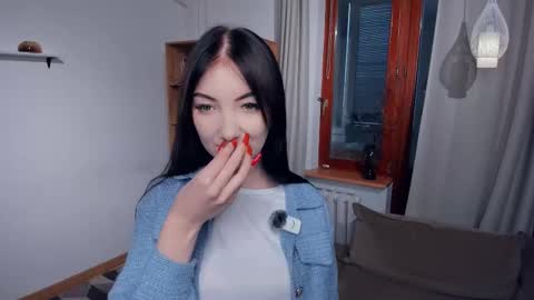 Snapshot of mary_loky chatting on December 5, 2025, 8:23 am Mary online show from December 5, 2025, 8:23 am