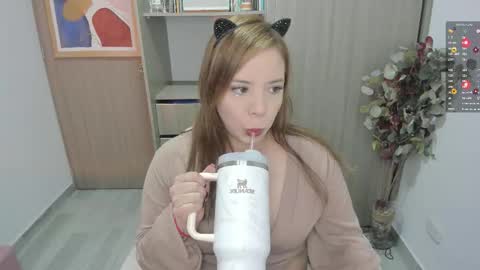 Snapshot of mary_mae chatting on February 3, 2026, 6:40 am Girl of your dreams online show from February 3, 2026, 6:40 am