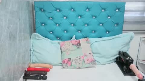Snapshot of mary_mood_ chatting on February 1, 2025, 2:02 pm Mary Moon online show from February 1, 2025, 2:02 pm