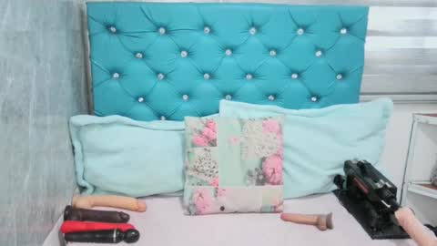 Snapshot of mary_mood_ chatting on February 8, 2025, 2:05 pm Mary Moon online show from February 8, 2025, 2:05 pm
