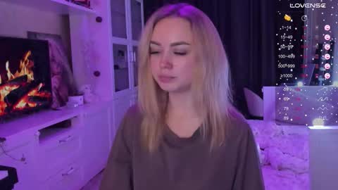 Mary online show from October 13, 2025, 8:42 pm