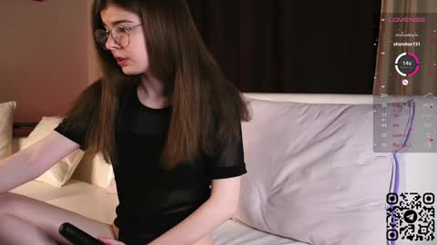 Snapshot of mary_shake chatting on December 14, 2024, 9:35 pm Mary online show from December 14, 2024, 9:35 pm