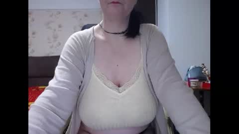 Snapshot of mary_x chatting on February 18, 2025, 10:05 am Mary online show from February 18, 2025, 10:05 am