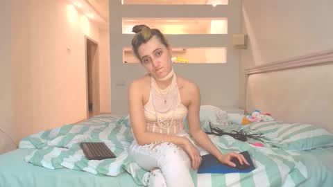 marya442004 online show from October 19, 2025, 3:12 pm