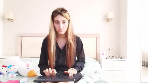 marya442004 online show from November 11, 2025, 9:09 am