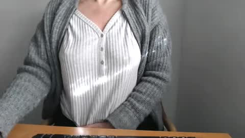 Maryil online show from January 3, 2025, 10:20 am