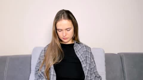 Mari online show from December 18, 2025, 7:14 am