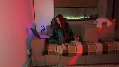 SirenVictoria online show from May 29, 2026, 8:40 pm