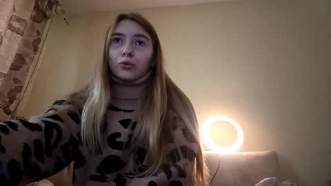 Snapshot of marylynreifsnider chatting on September 15, 2025, 6:46 am Hi My name is Elina Im 18 years old. online show from September 15, 2025, 6:46 am