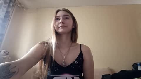 Snapshot of marylynreifsnider chatting on October 10, 2025, 6:56 am Hi My name is Elina Im 18 years old. online show from October 10, 2025, 6:56 am