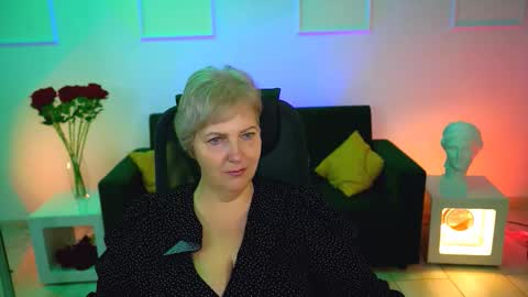 marymogan online show from October 15, 2025, 5:07 am