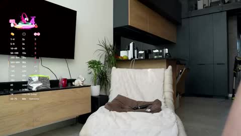 Marina online show from November 1, 2025, 8:16 am