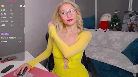 Snapshot of marysantamonika chatting on January 11, 2026, 12:54 pm Mary online show from January 11, 2026, 12:54 pm