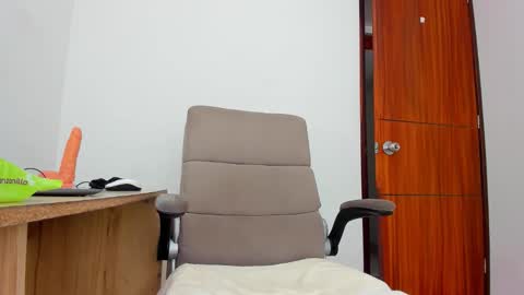 3 online show from December 1, 2025, 3:17 pm