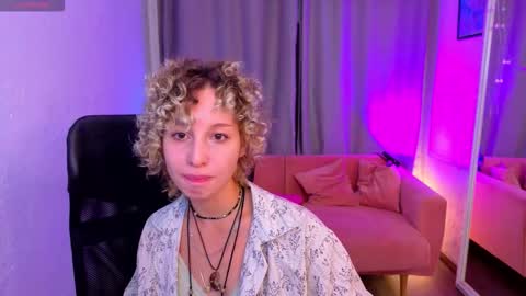 Snapshot of marywahlberg chatting on October 13, 2025, 6:02 am Mary online show from October 13, 2025, 6:02 am