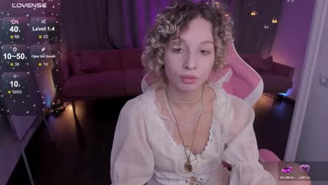 Snapshot of marywohlberg chatting on November 27, 2025, 6:26 am Mary online show from November 27, 2025, 6:26 am