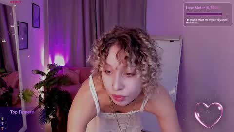 Snapshot of marywohlberg chatting on December 1, 2025, 5:45 am Mary online show from December 1, 2025, 5:45 am