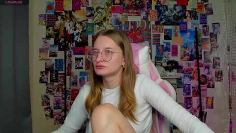 Snapshot of maryyy_may chatting on September 19, 2025, 4:29 pm maryyy_may online show from September 19, 2025, 4:29 pm
