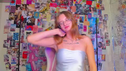 Snapshot of maryyy_may chatting on October 13, 2025, 5:57 pm maryyy_may online show from October 13, 2025, 5:57 pm