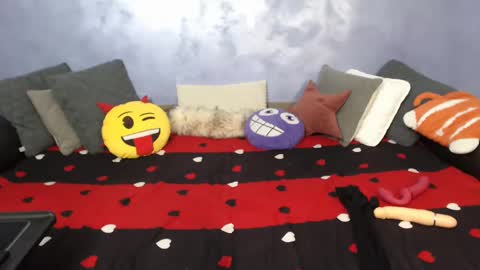 Snapshot of mashalush chatting on January 7, 2025, 11:48 am Nicolle online show from January 7, 2025, 11:48 am