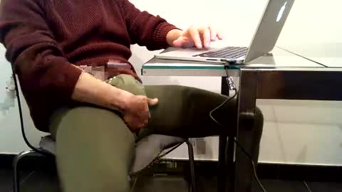 Mask07 online show from February 6, 2025, 7:40 pm