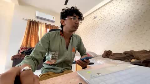 maskboyz2003 online show from November 23, 2025, 4:01 am