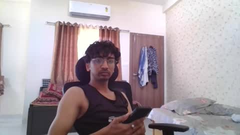 Snapshot of maskboyz2004 chatting on October 7, 2025, 4:53 am Mask Boy online show from October 7, 2025, 4:53 am