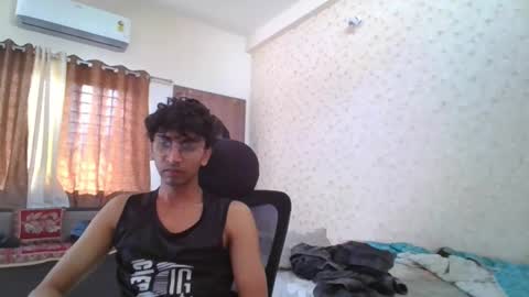 Snapshot of maskboyz2004 chatting on October 15, 2025, 4:01 am Mask Boy online show from October 15, 2025, 4:01 am