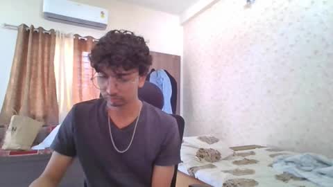 Snapshot of maskboyz2004 chatting on October 21, 2025, 5:08 am Mask Boy online show from October 21, 2025, 5:08 am