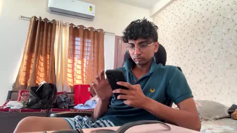 Snapshot of maskboyz2004 chatting on November 6, 2025, 3:51 am Mask Boy online show from November 6, 2025, 3:51 am