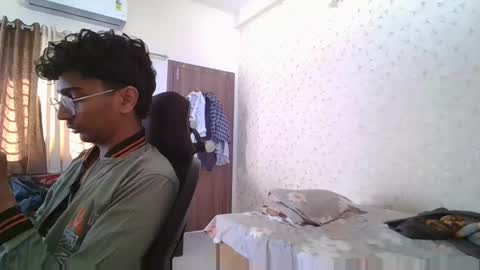 Snapshot of maskboyz2004 chatting on November 9, 2025, 3:38 am Mask Boy online show from November 9, 2025, 3:38 am