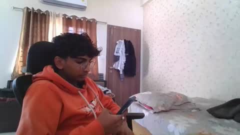 Snapshot of maskboyz2004 chatting on November 13, 2025, 4:00 am Mask Boy online show from November 13, 2025, 4:00 am