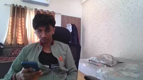 Snapshot of maskboyz2004 chatting on November 14, 2025, 3:27 am Mask Boy online show from November 14, 2025, 3:27 am