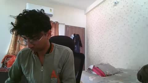 Snapshot of maskboyz2004 chatting on November 24, 2025, 4:23 am Mask Boy online show from November 24, 2025, 4:23 am