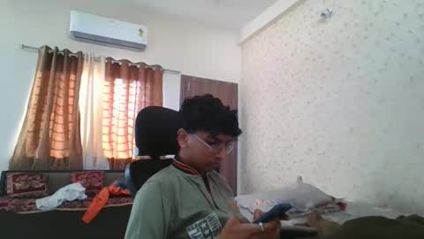 Snapshot of maskboyz2004 chatting on November 29, 2025, 3:09 am Mask Boy online show from November 29, 2025, 3:09 am