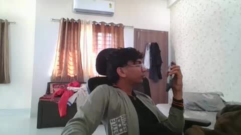 Snapshot of maskboyz2004 chatting on November 30, 2025, 4:05 am Mask Boy online show from November 30, 2025, 4:05 am