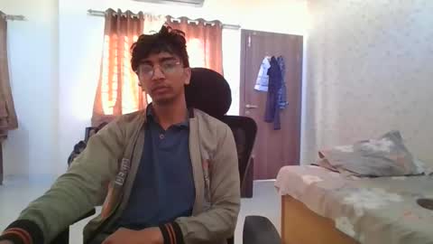 Snapshot of maskboyz2004 chatting on December 14, 2025, 3:23 am Mask Boy online show from December 14, 2025, 3:23 am