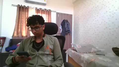 Snapshot of maskboyz2004 chatting on January 7, 2026, 4:48 am Mask Boy online show from January 7, 2026, 4:48 am