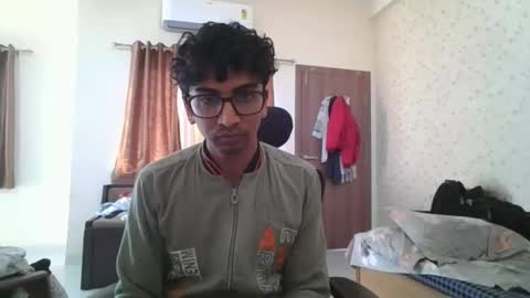 Snapshot of maskboyz2004 chatting on February 4, 2026, 4:51 am Mask Boy online show from February 4, 2026, 4:51 am