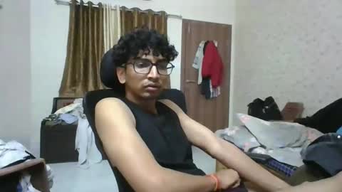 Snapshot of maskboyz2004 chatting on February 4, 2026, 5:08 pm Mask Boy online show from February 4, 2026, 5:08 pm