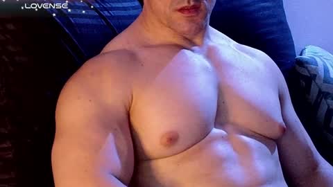 Snapshot of masked_bodybuilder chatting on December 21, 2024, 10:19 pm masked_bodybuilder online show from December 21, 2024, 10:19 pm