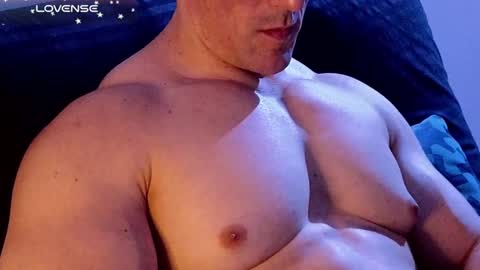 Snapshot of masked_bodybuilder chatting on December 24, 2024, 3:26 pm masked_bodybuilder online show from December 24, 2024, 3:26 pm