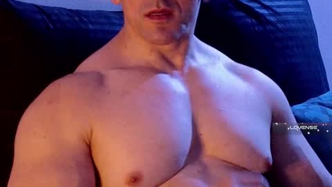 Snapshot of masked_bodybuilder chatting on January 1, 2025, 11:07 pm masked_bodybuilder online show from January 1, 2025, 11:07 pm
