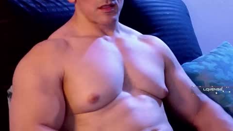 Snapshot of masked_bodybuilder chatting on February 28, 2025, 10:17 pm masked_bodybuilder online show from February 28, 2025, 10:17 pm