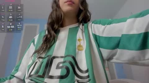 Scarlet  online show from December 17, 2025, 7:09 pm