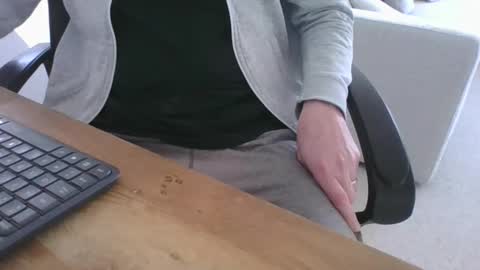 Snapshot of maskime59 chatting on December 5, 2025, 9:18 am maskime59 online show from December 5, 2025, 9:18 am