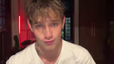 Snapshot of mason_gallagher chatting on November 16, 2025, 9:20 pm Mason online show from November 16, 2025, 9:20 pm